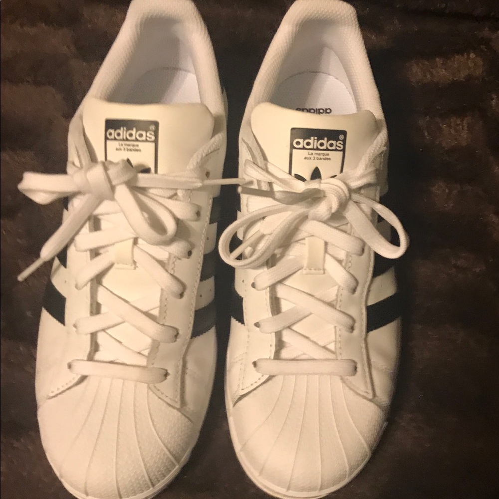 ADIDAS SUPER STAR SIZE 7 unisex